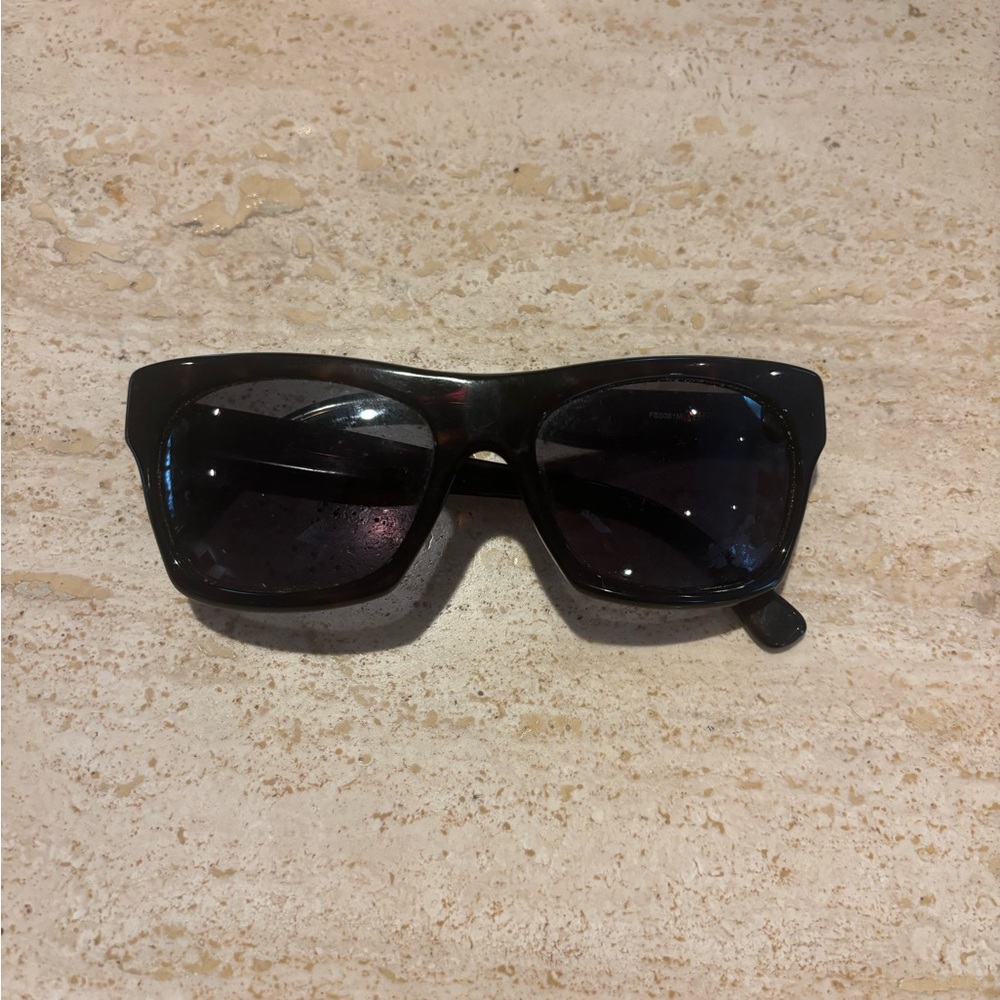 Fendi dark tortoise shell sunglasses - guaranteed authentic. Fair to good cond.